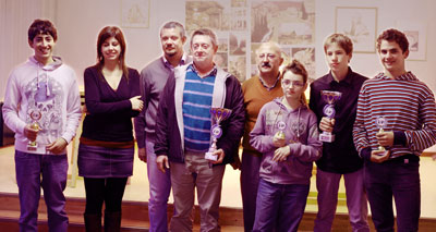 I premiati del torneo open. Da sinistra a destra: Jacopo Gennari, 3° assoluto; l'assessore Sabrina Passuello, l'arbitro Carlo Callegher, il vincitore Giorgio Piva, Giacomo Scarsella, organizzatore, Leonardo , Alberto Barp, 2° assoluto, Lorenzo Anoè, 1° NC